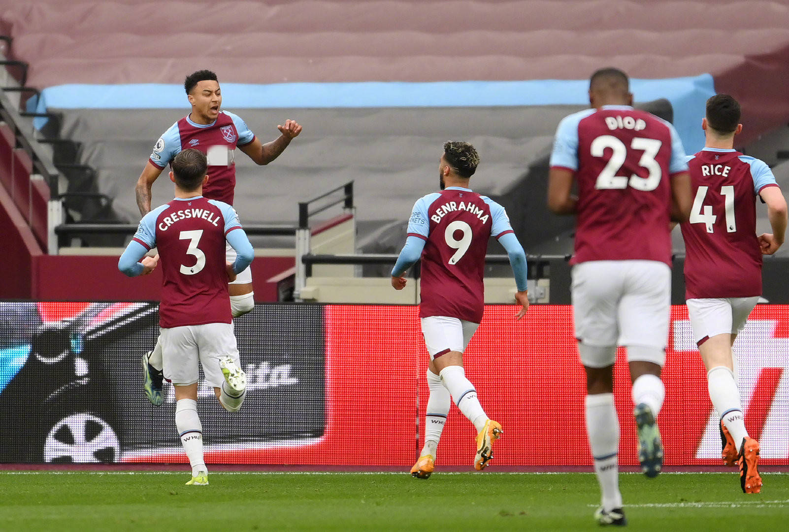 的表现明显 的表现明显