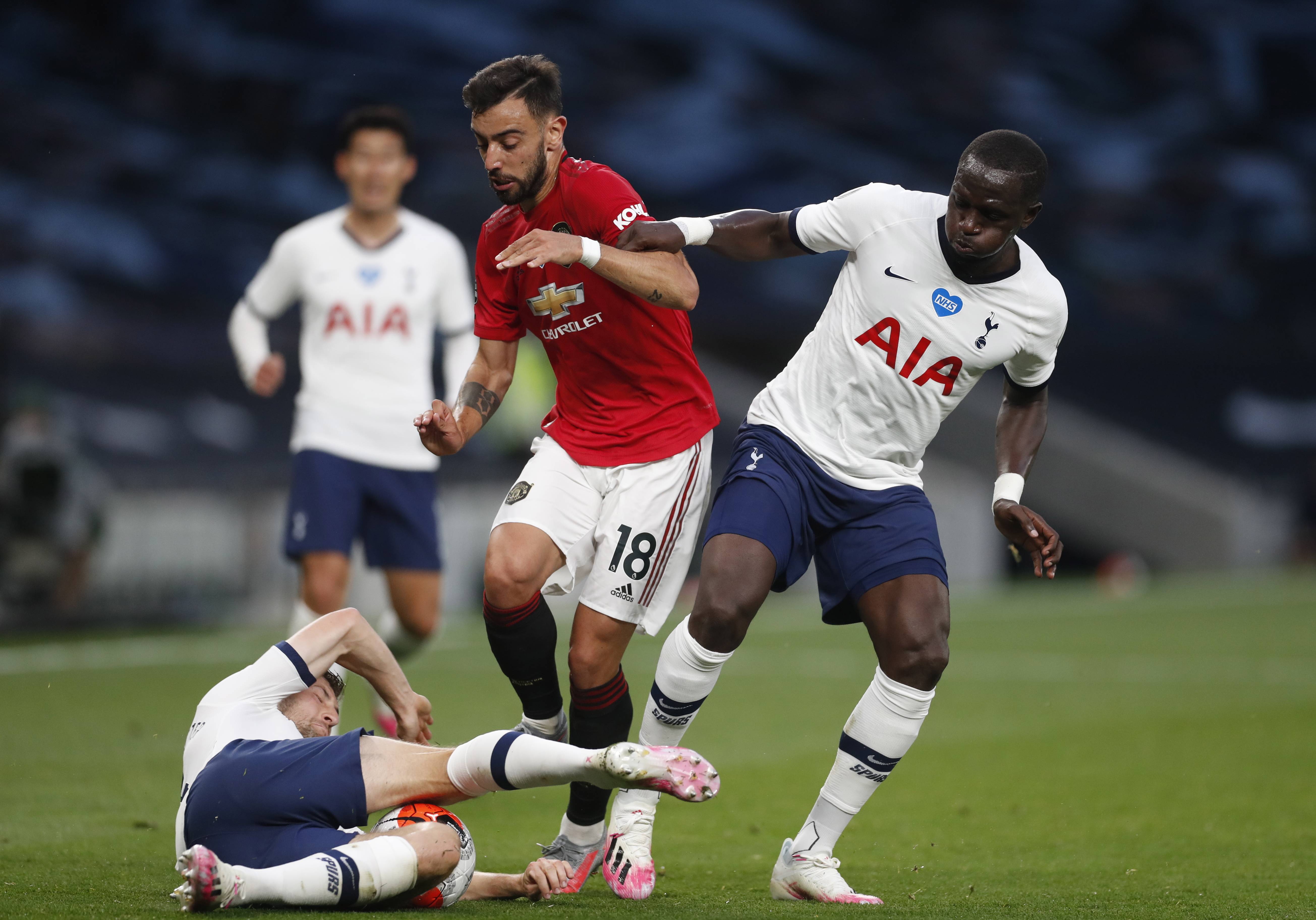 他们甚至少 他们甚至少